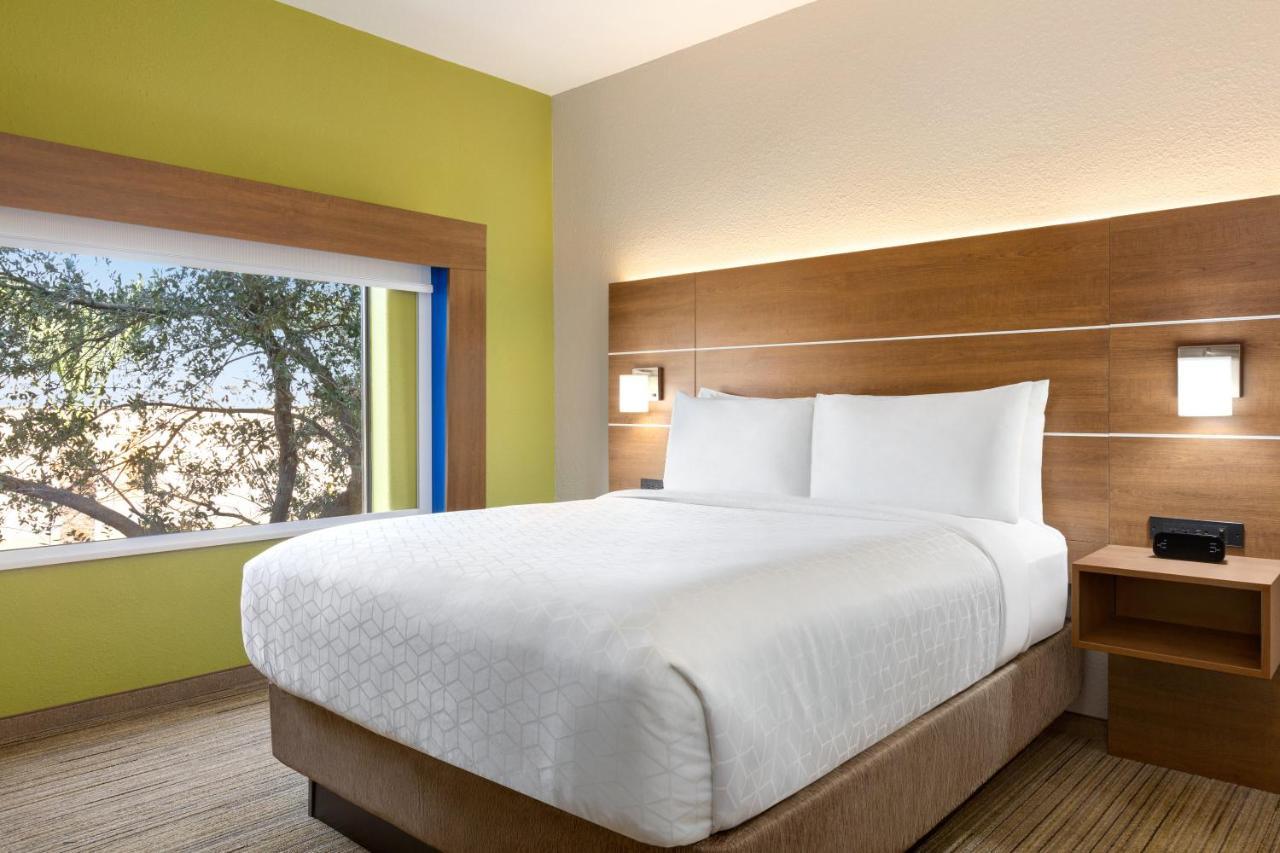 Holiday Inn Express Hotel & Suites Mission-Mcallen Area, An Ihg Hotel Bagian luar foto